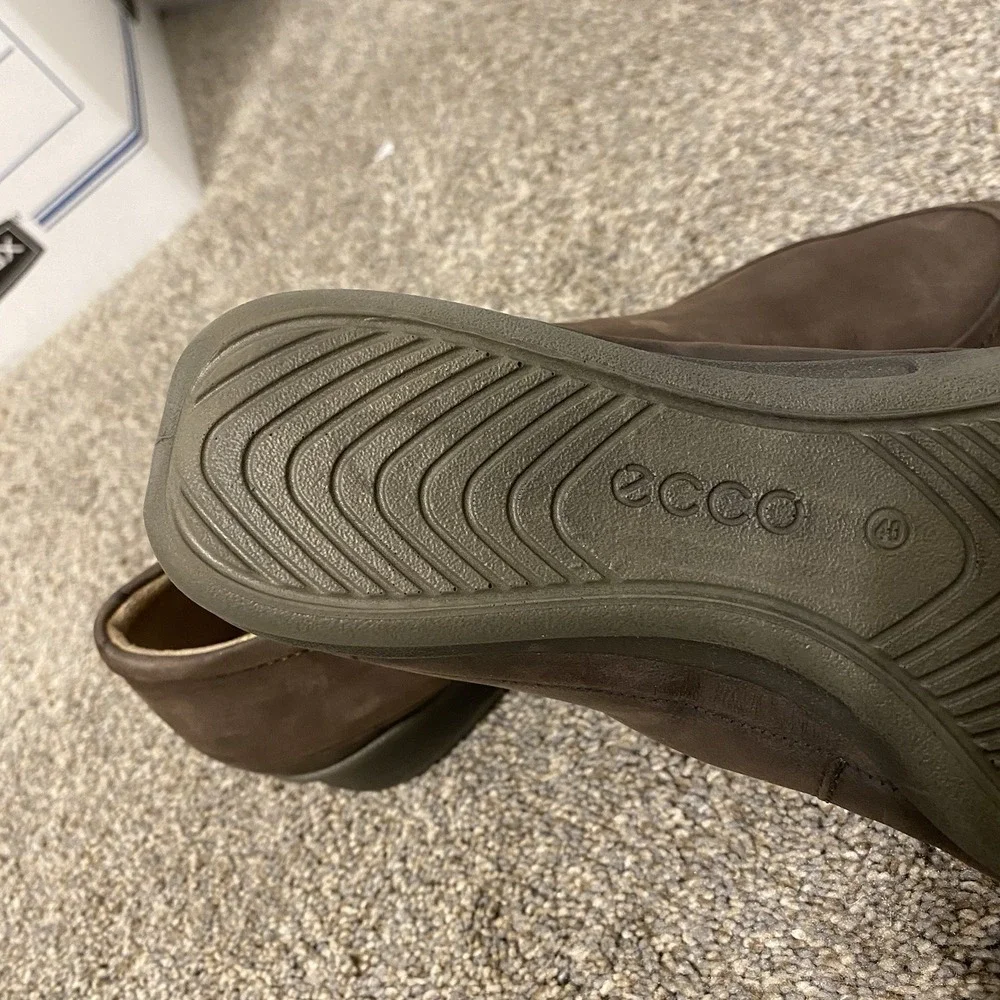 Ecco Slip On Loafers Sz 9.5 EU 40 Brown Nubuck Leather Classic Casual Comfort